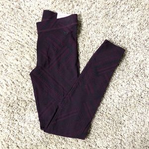 *NWT* PINK VS Maroon & Black Tribal Print Leggings